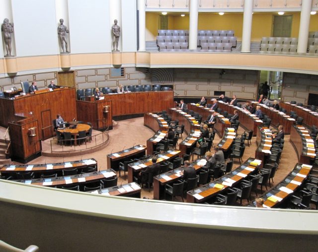 marrekrisu-parliament-317085